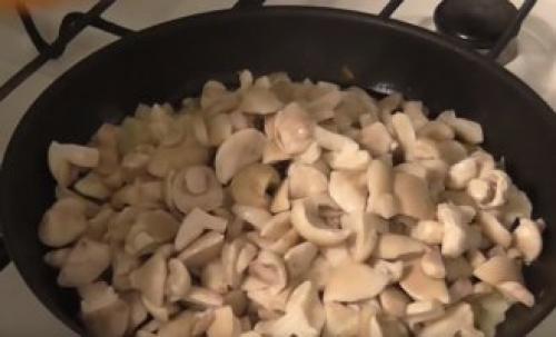 Как почистить маслята быстро и легко. Как быстро и эффективно почистить грибы от пленки? 05 Как почистить маслята быстро и легко. Как быстро и эффективно почистить грибы от пленки? 05