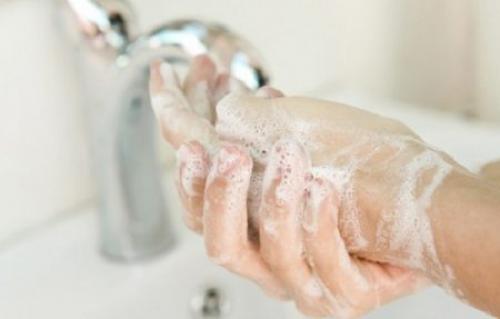 Как очистить руки от въевшейся грязи. Распространённые способы очистки рук после огорода