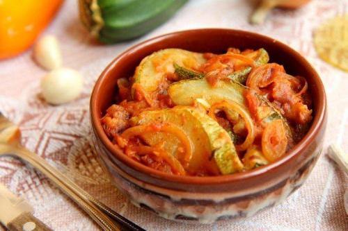 Простые блюда из овощей на сковороде. 20 самых вкусных рецептов тушеных овощей