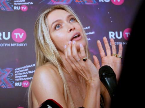 Меладзе и Брежнева выставили на продажу.. Вера Брежнева и Константин Меладзе продают за 300 млн свой особняк в Подмосковье 02 Меладзе и Брежнева выставили на продажу.. Вера Брежнева и Константин Меладзе продают за 300 млн свой особняк в Подмосковье 02