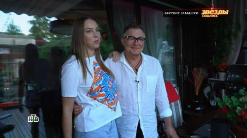 Кто является архитектором роскошного дома телеведущего Дмитрия Диброва. Кончаловский и Дибров показали свои шикарные трехэтажные дворцы с целым штатом обслуживающего персонала