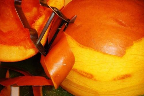 Почему не нужно срезать и выбрасывать тыквенные корки. Почему не стоит срезать тыквенную кожуру