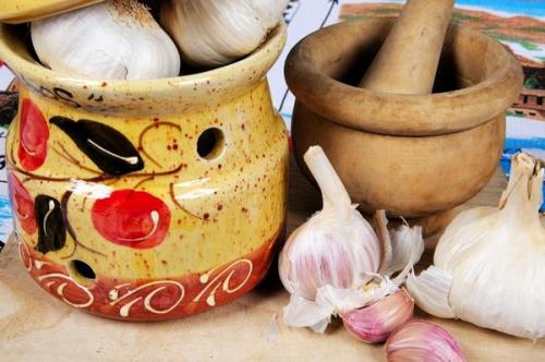 Какие рецепты можно приготовить из чеснока, собранного на зиму. Необычные заготовки и приправы из чеснока