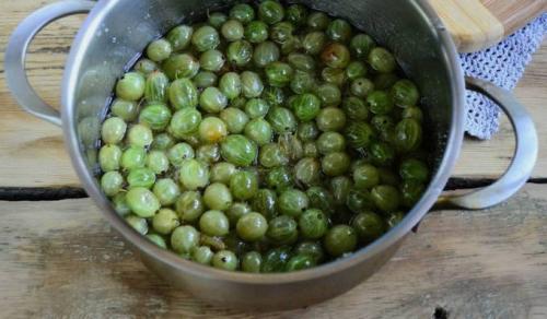 Нужно ли прокалывать крыжовник для варенья. Варенье-пятиминутка из крыжовника на зиму