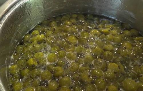 Нужно ли прокалывать крыжовник для варенья. Варенье-пятиминутка из крыжовника на зиму