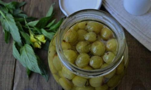 Нужно ли прокалывать крыжовник для варенья. Варенье-пятиминутка из крыжовника на зиму