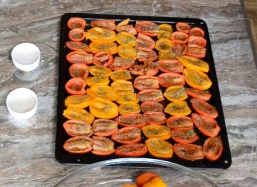 Можно ли вялить розовые помидоры. Вяленые помидоры в домашних условиях. 11 рецептов приготовления в сушилке или духовке