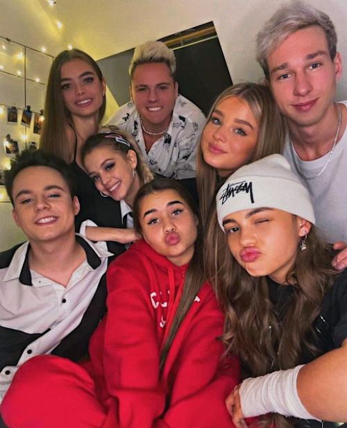 Полина карнавал. Внезапная популярность