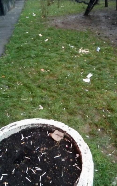 Три шага до урны. ФОТО. Духовные скрепы в Москве: До урны - три шага. До цивилизации - много веков 01