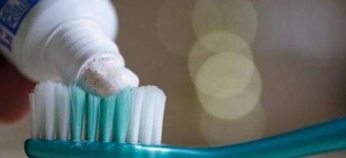 Как почистить кожаную сумку в домашних условиях. Чем и как почистить белую кожаную сумку в домашних условиях 04