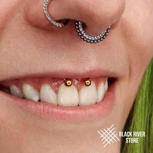 Обработка ушей после прокола хлоргексидином. Правильный уход за пирсингом