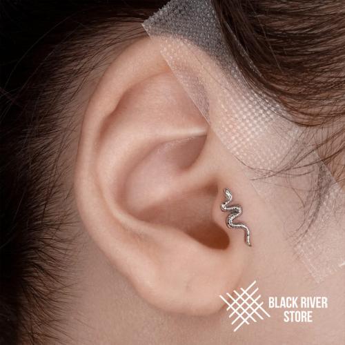 Обработка ушей после прокола хлоргексидином. Правильный уход за пирсингом